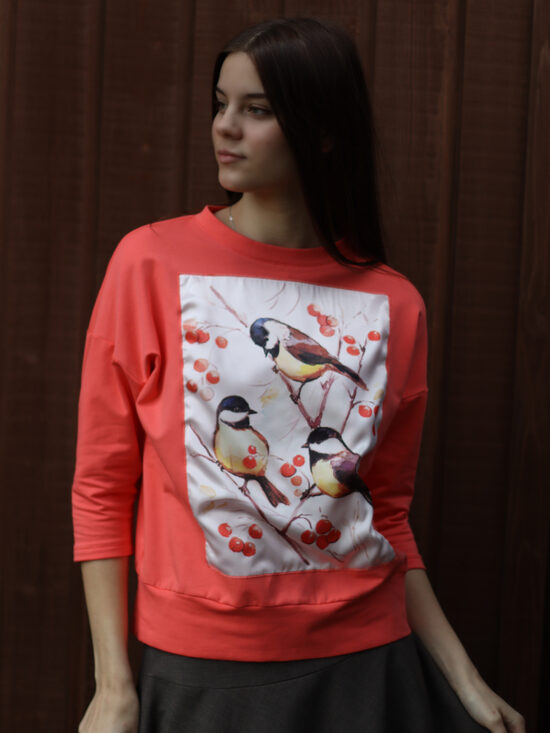 Silti rozā džemperis ar zīlītēm pīlādžos